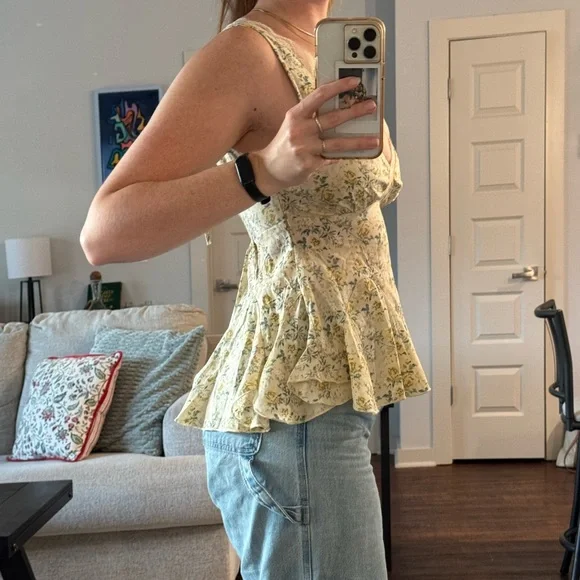 Floral Lace Trim Peplum Top - Picture 2 of 8